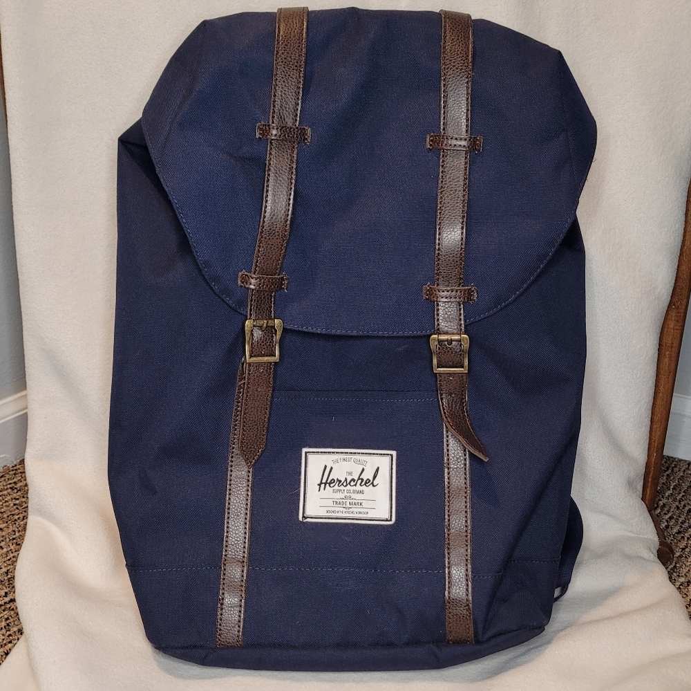 Herschel Retreat Navy Backpack
